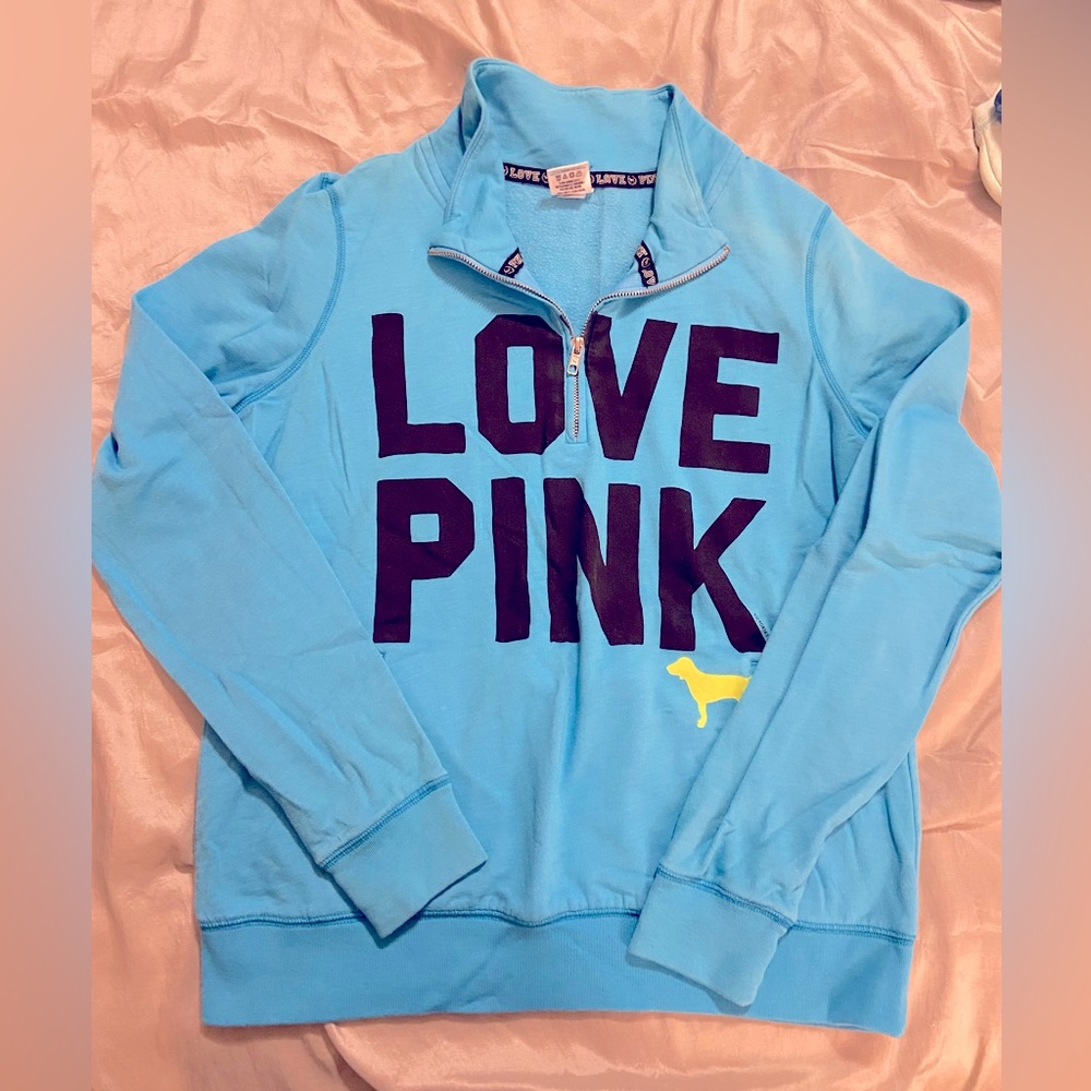 Women’s Pink Half Zip Sweatshirt
Size L